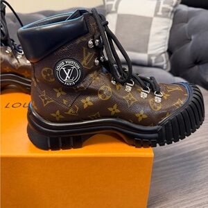 LOUIS VUITTON RUBY FLAT RANGER BOOTS